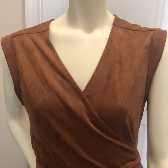 Banana Republic “Vegan” Suede Peplum Wrap Top - Picture 2 of 8